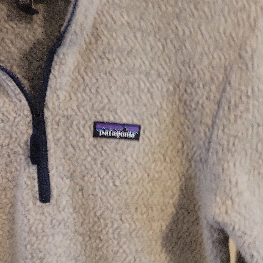 Patagonia SzXs Cream Sherpa Quarter-Zip Pullover with Black Trim - Picture 3 of 5